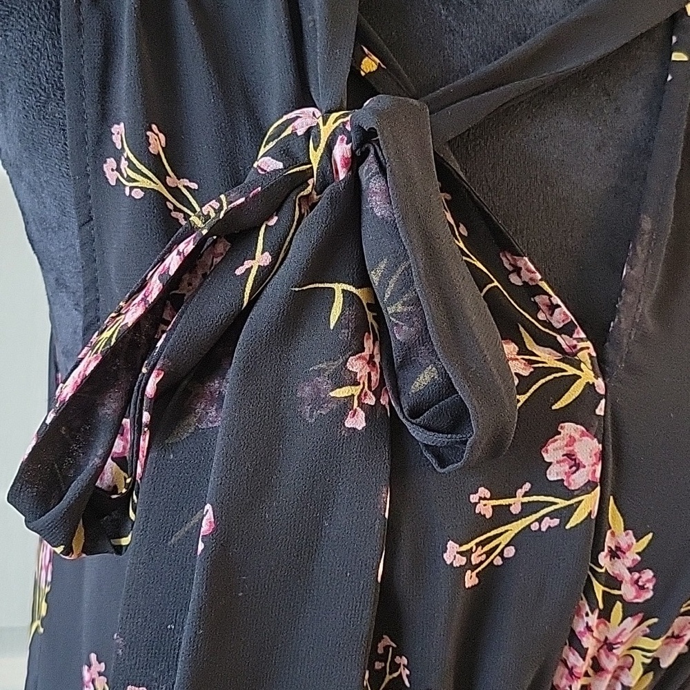 Black And Floral Print Layered Sheer Overlay Maxi Dress - Picture 3 of 16